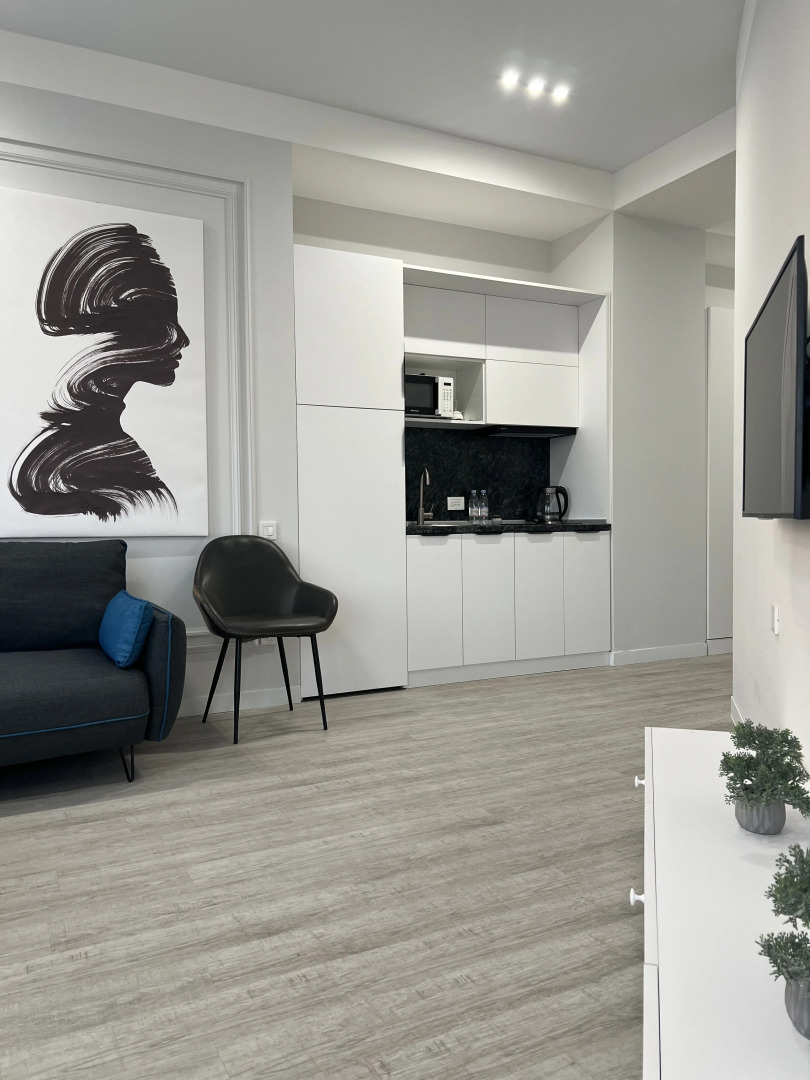 Апартаменты улучшенные в центре города от Sweet Home