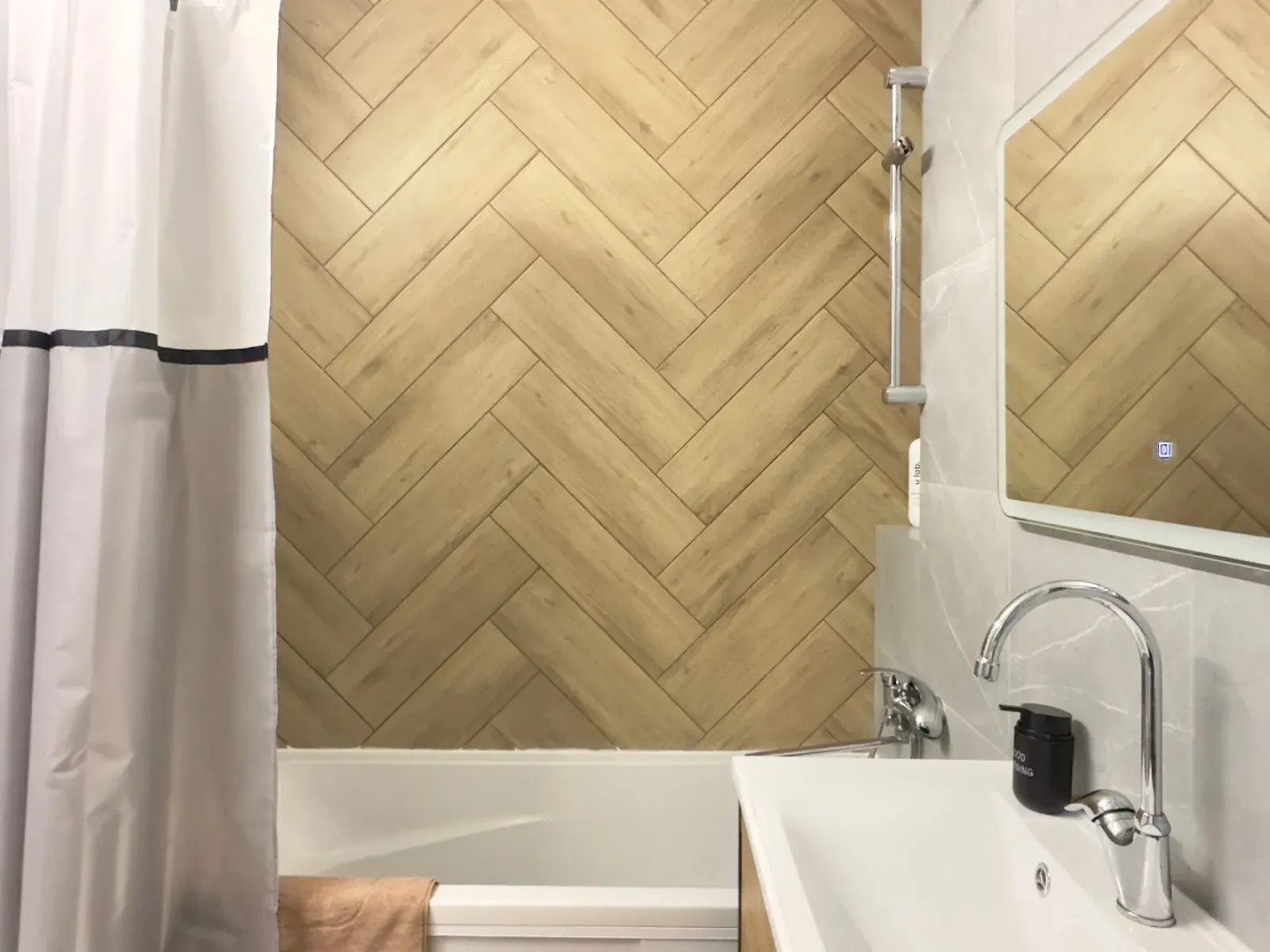 Квартира Премьер Апарт на Татьяны Барамзиной 38