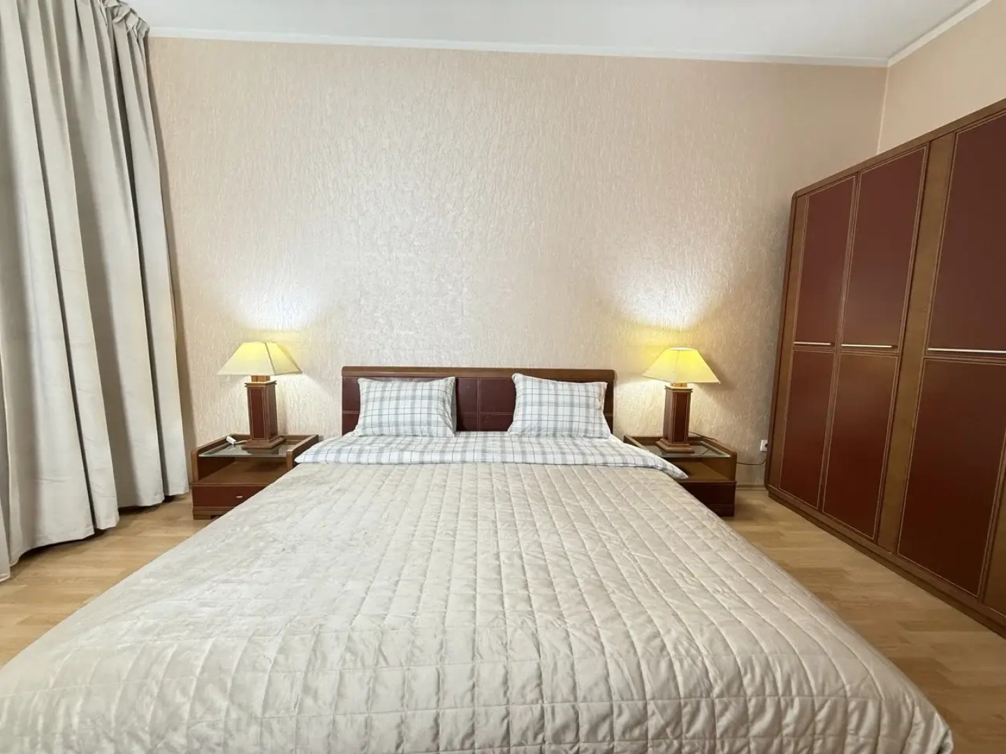 Квартира двухкомнатная рядом с Центральным парком