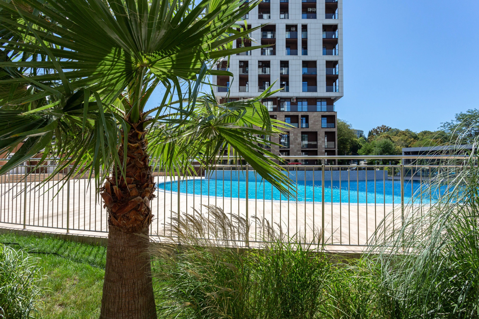 Студия с балконом и видом на горы. Аллея 392