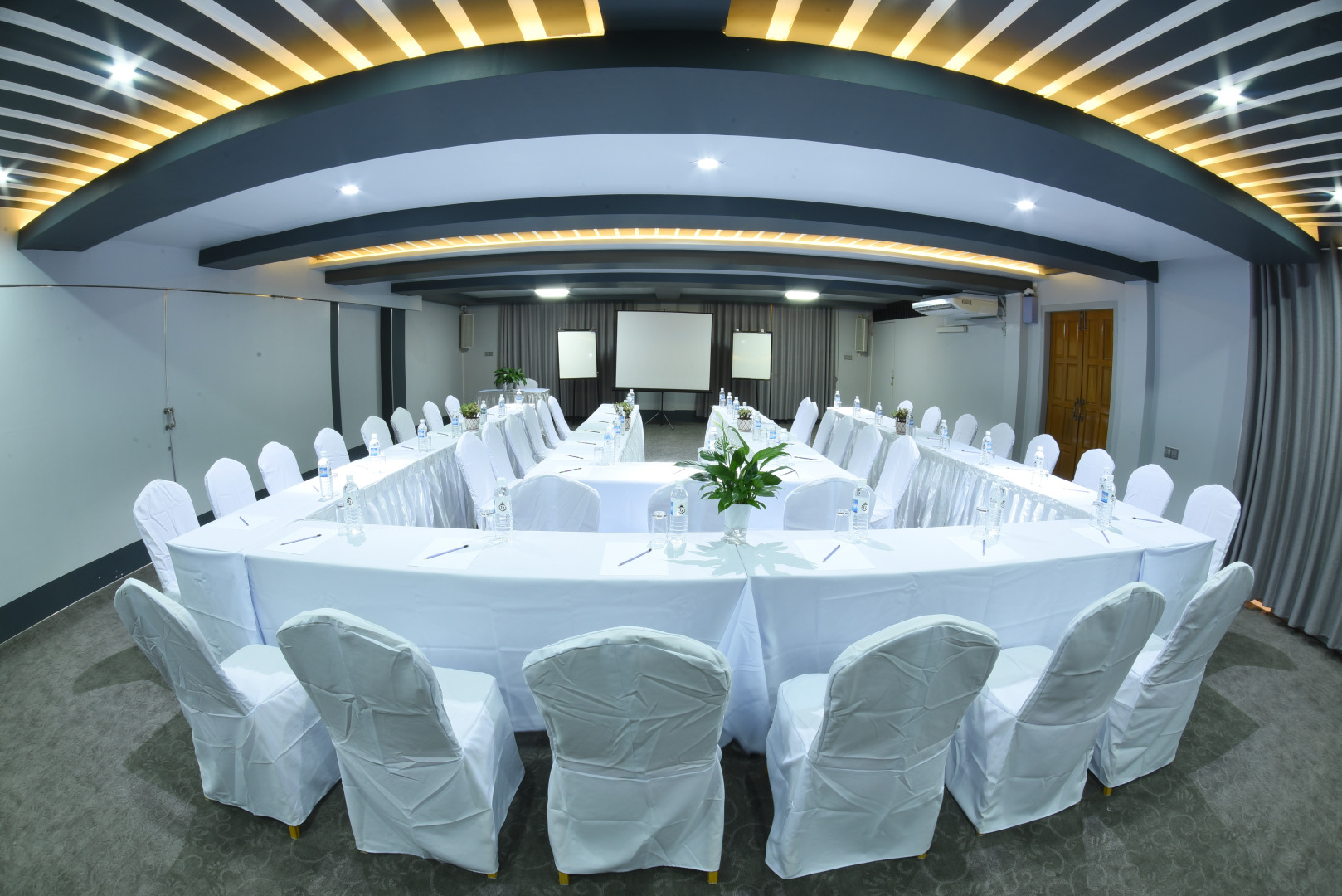 Отель Thuzar Pyin Oo Lwin