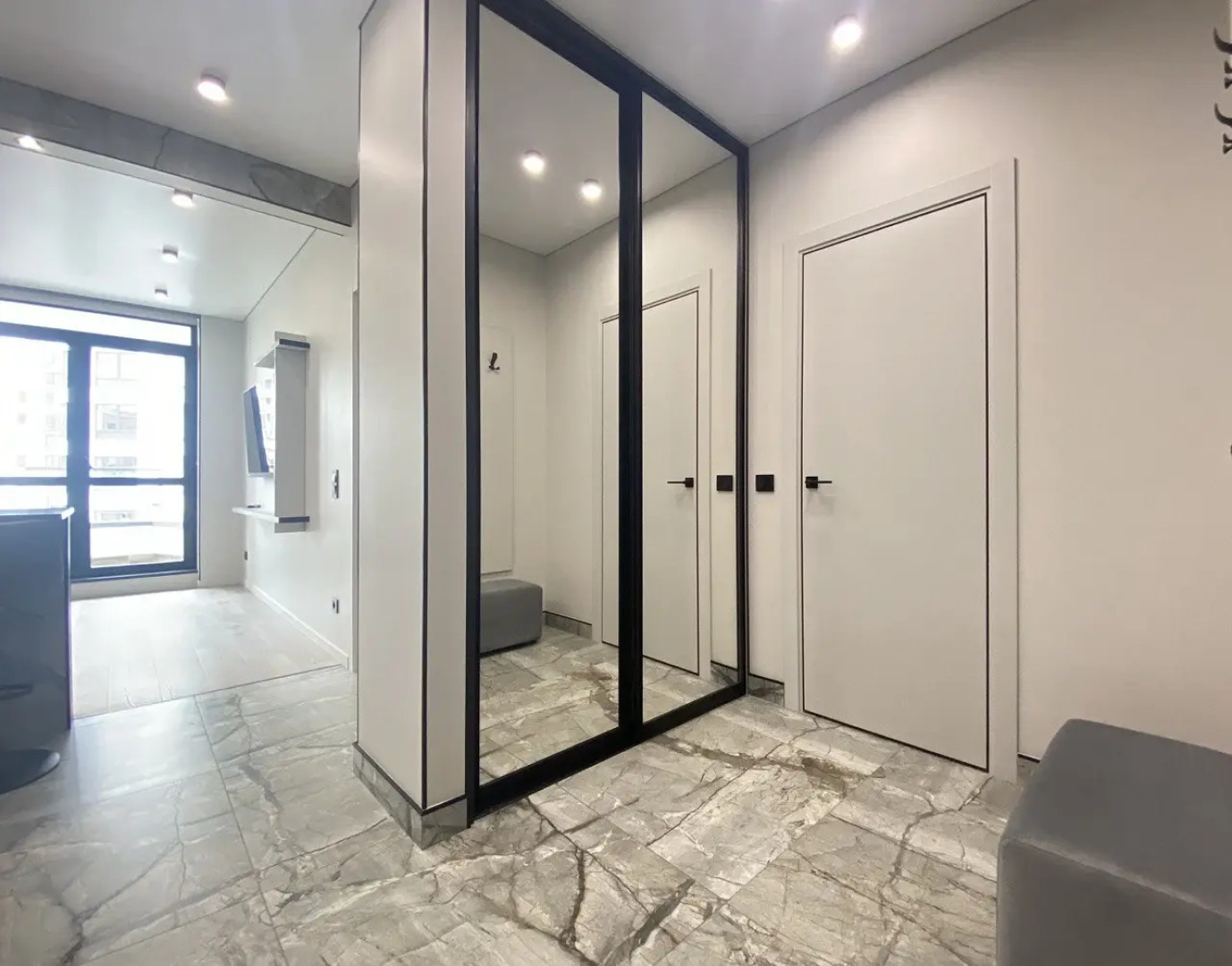 Апартаменты 2-комнатные HomeApart П. Мстиславца, 12