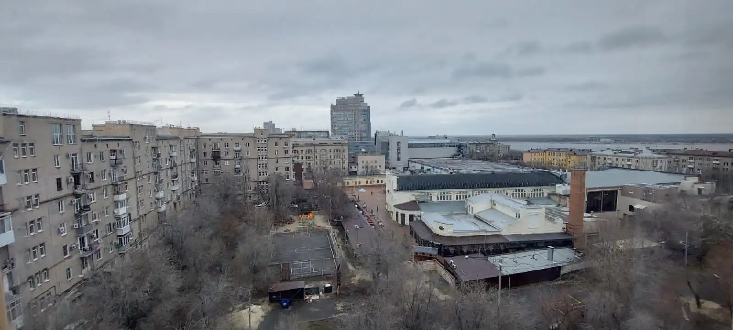 Апартаменты "У художника на Аллее Героев, 4"