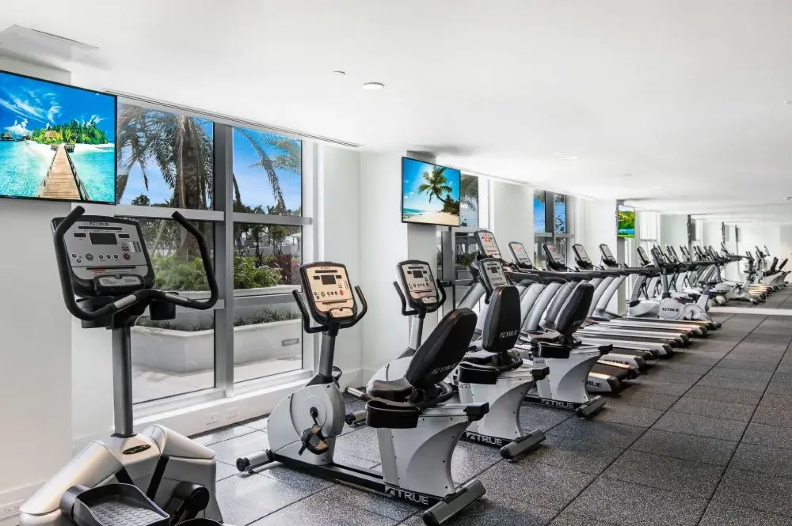 Апарт-Отель Hollywood Beach Luxury Residences