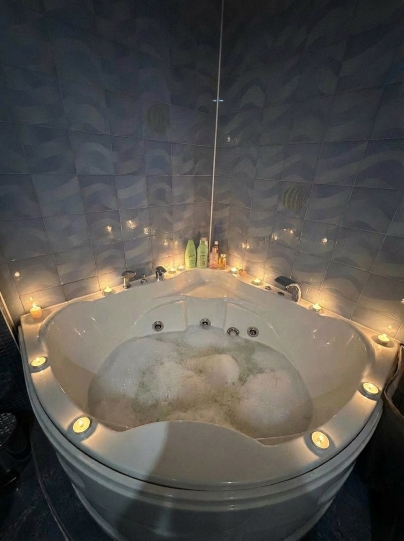 Апартаменты Премиум студия в центре с джакузи