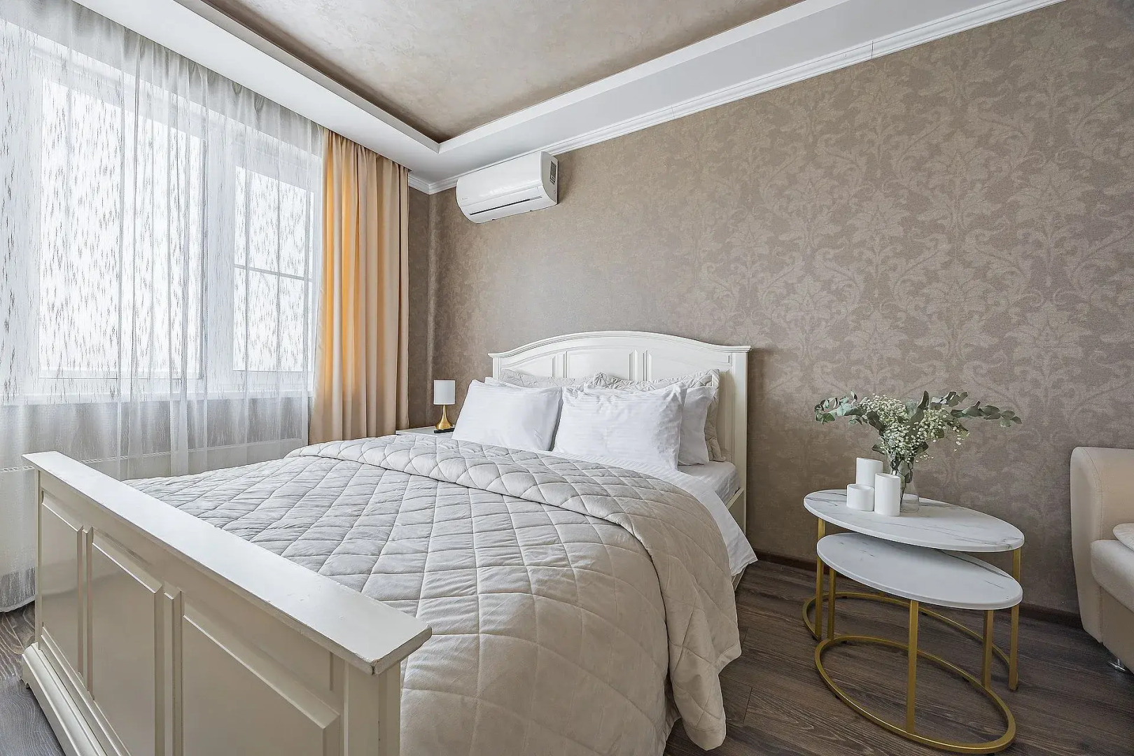 Апартаменты на Карла Маркса 62, с видом на Волгу. м.Стрелка. Сова-Дом