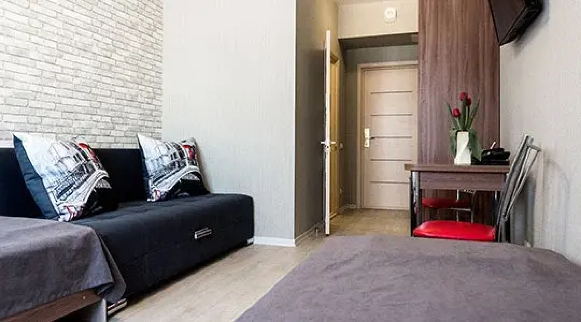 Отель Лидер