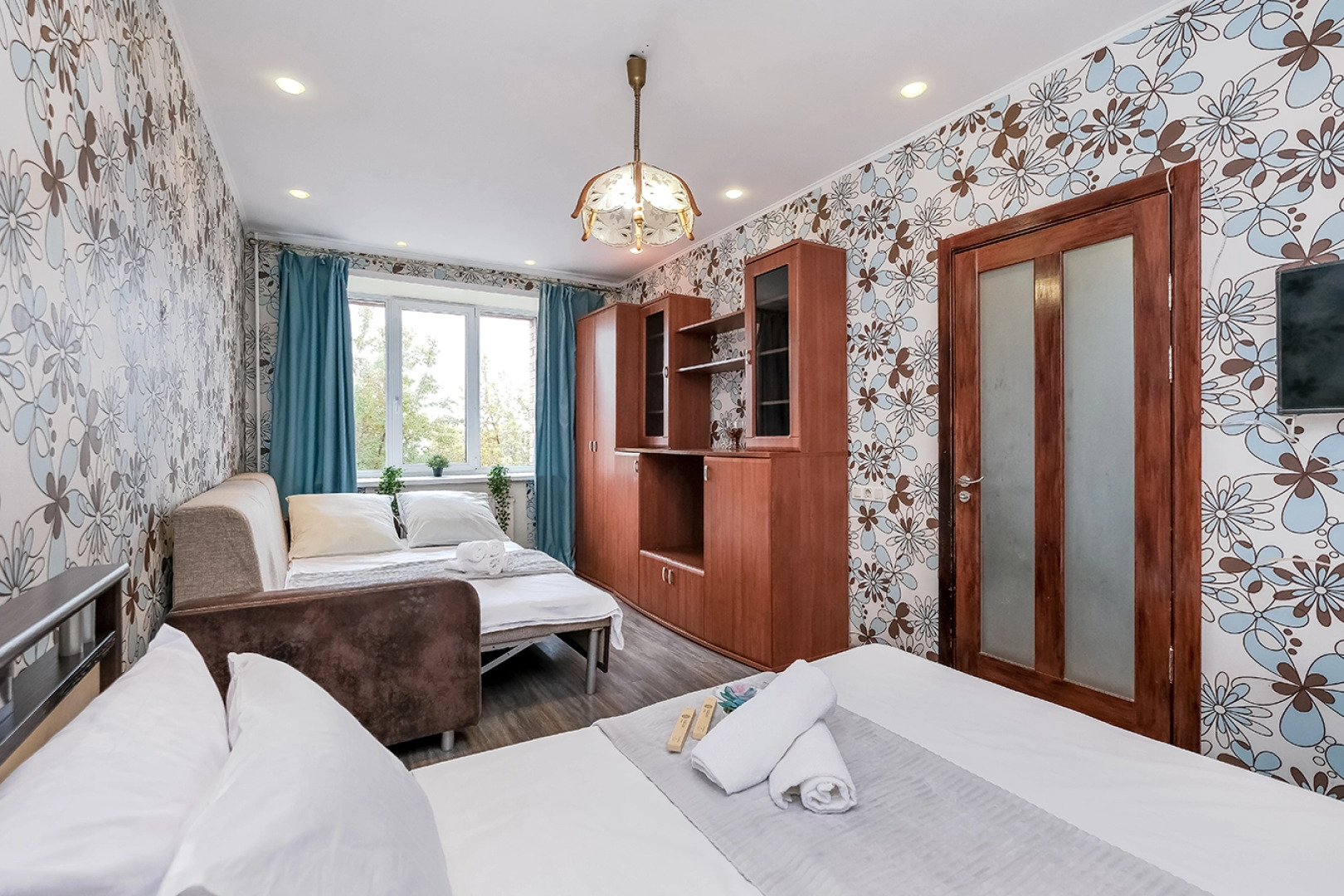 Апартаменты Титова 198/1