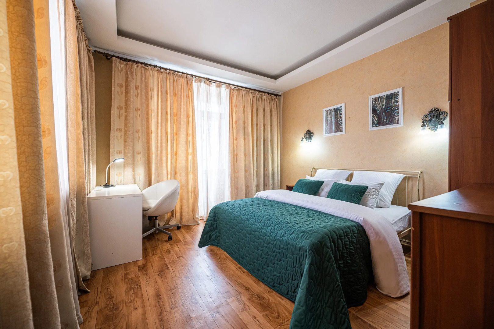 Апартаменты Пять Звезд на Свободы 66