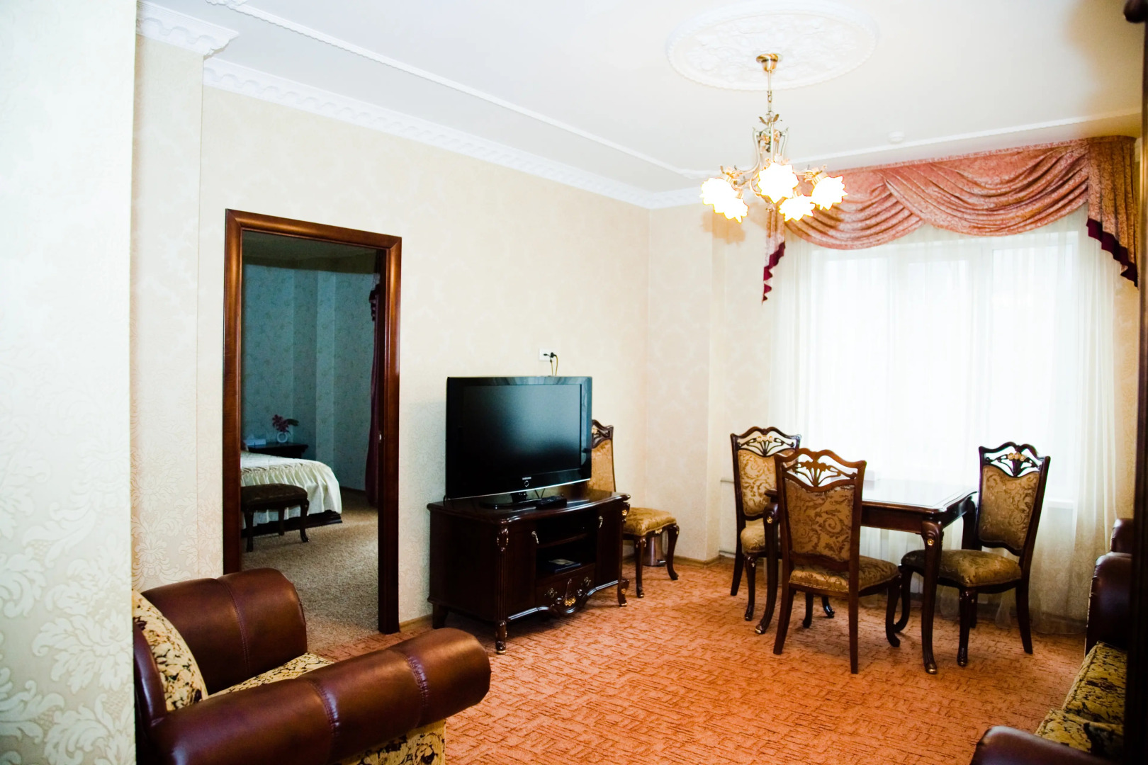 Отель Ренессанс