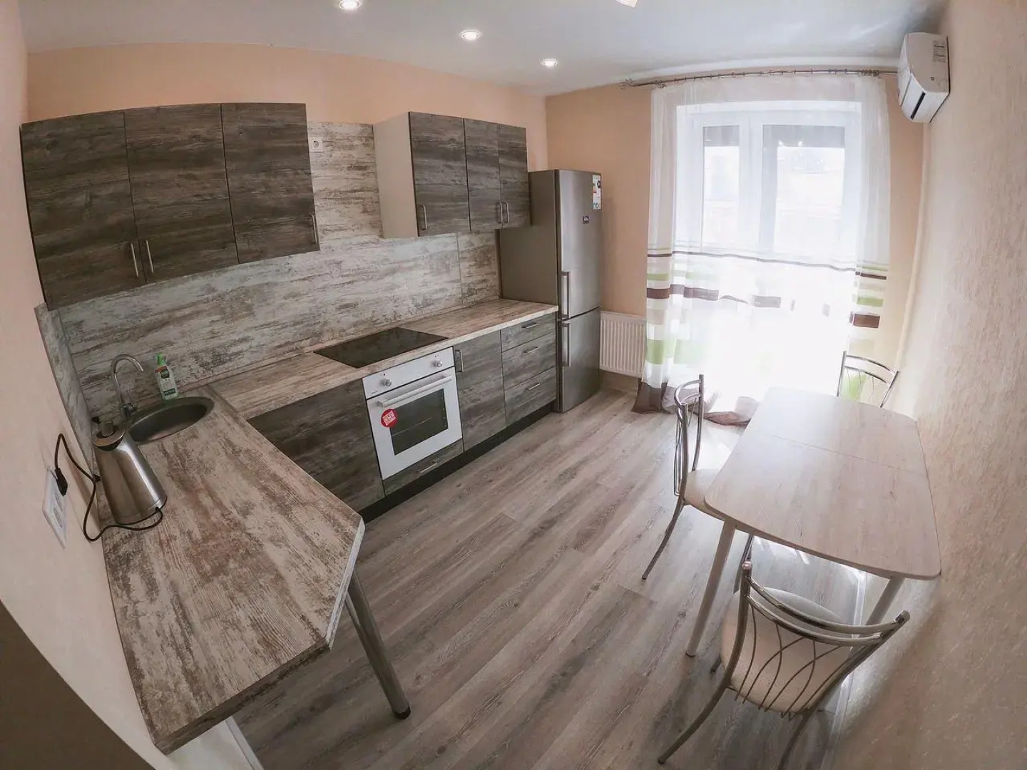 Квартира Галерея РRО на Площади Свободы 4