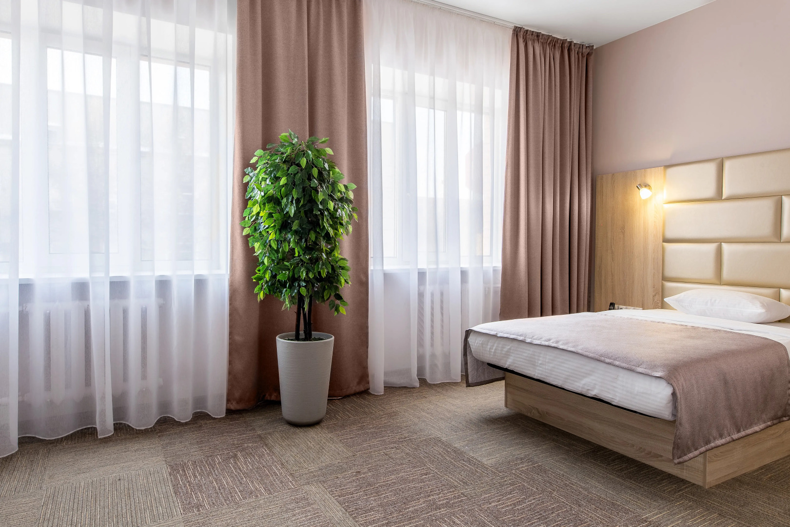 Отель Cronwell Ника Центр