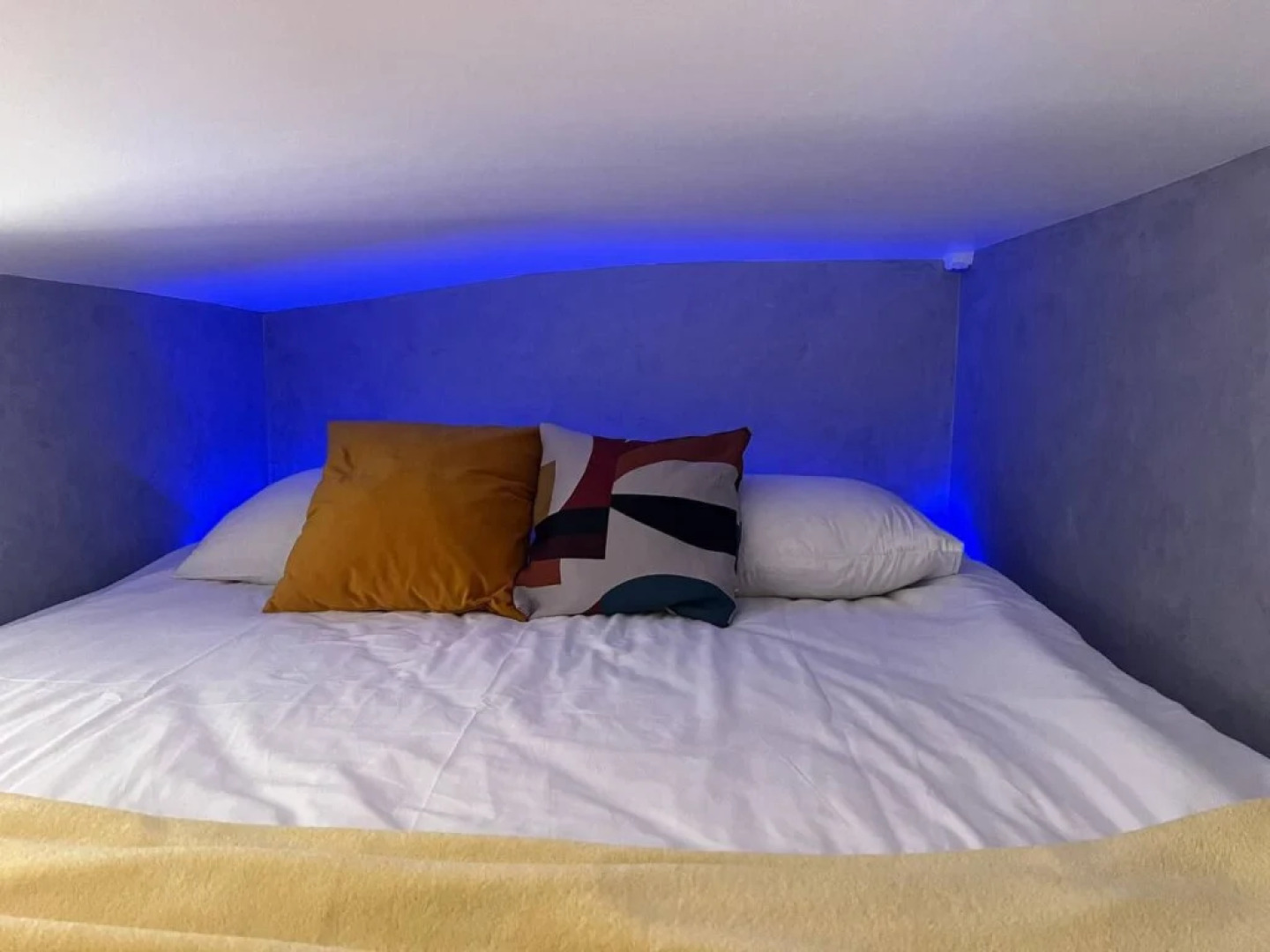 Двухуровневые Апартаменты Cloud Attic на Электрозаводской