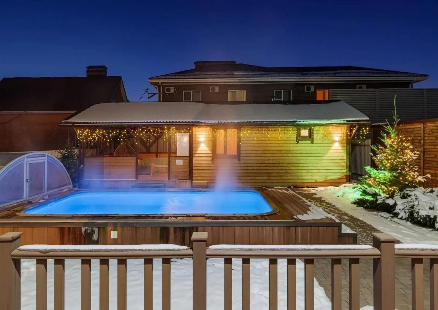 Частный дом Речной клуб Коттедж Малиновый с тёплым бассейном и баней