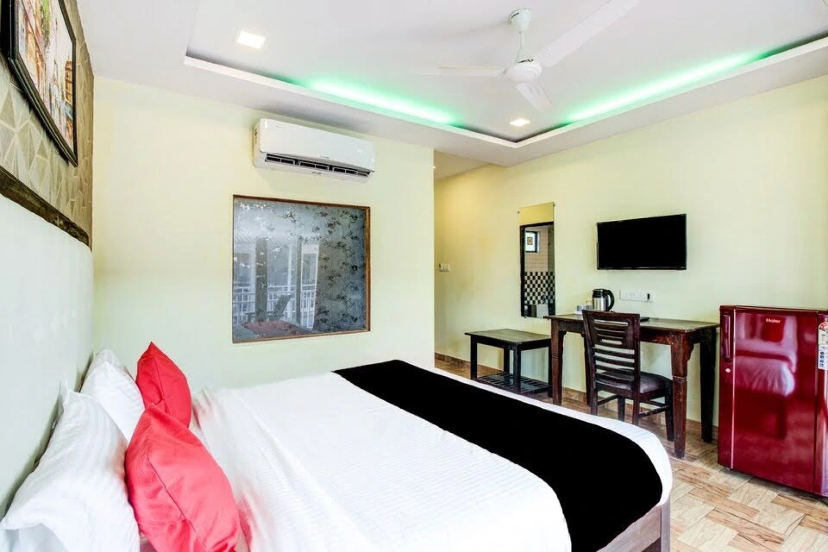 Отель Sea Shell Beach Cottages & Suite