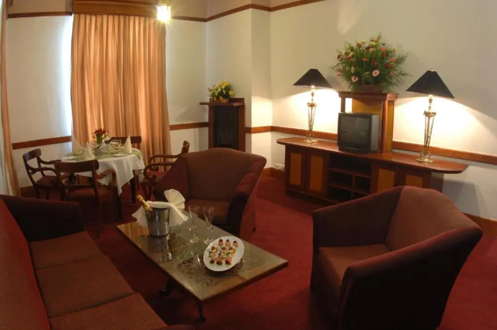 Отель Grand Hotel Nuwara Eliya