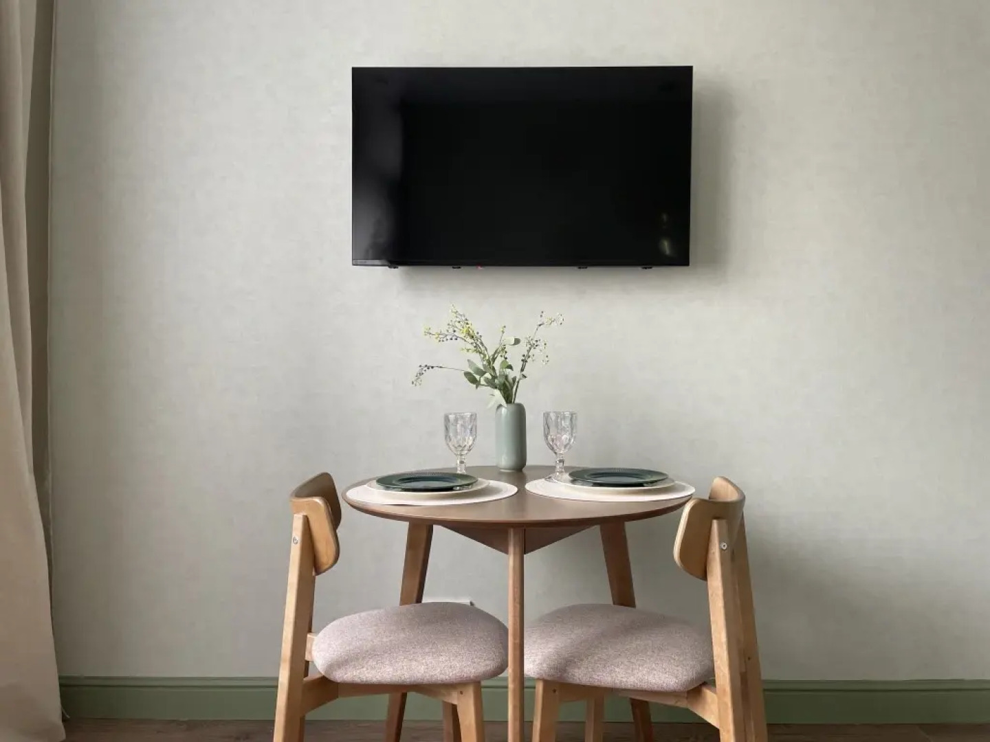 Апартаменты Времена года в Центре города Июнь