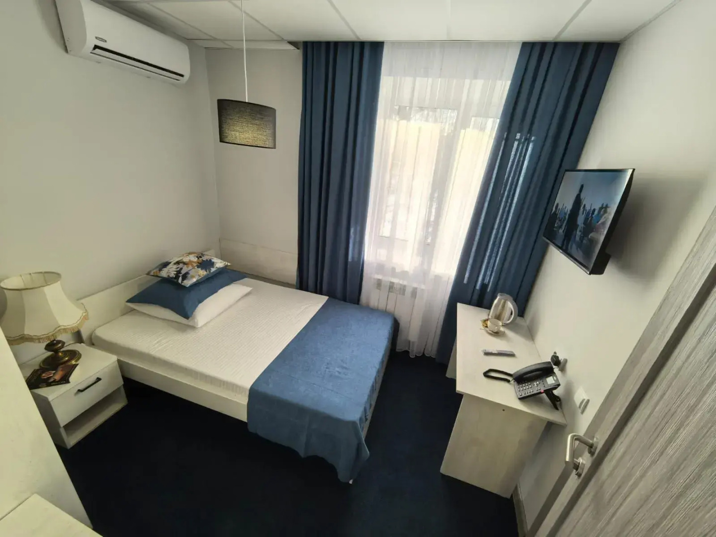 Отель Белая Ворона