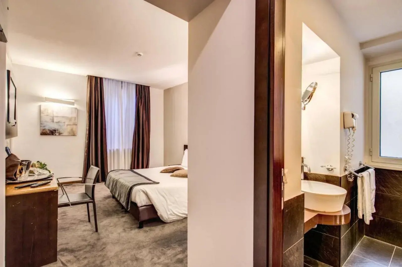 Hotel Trevi