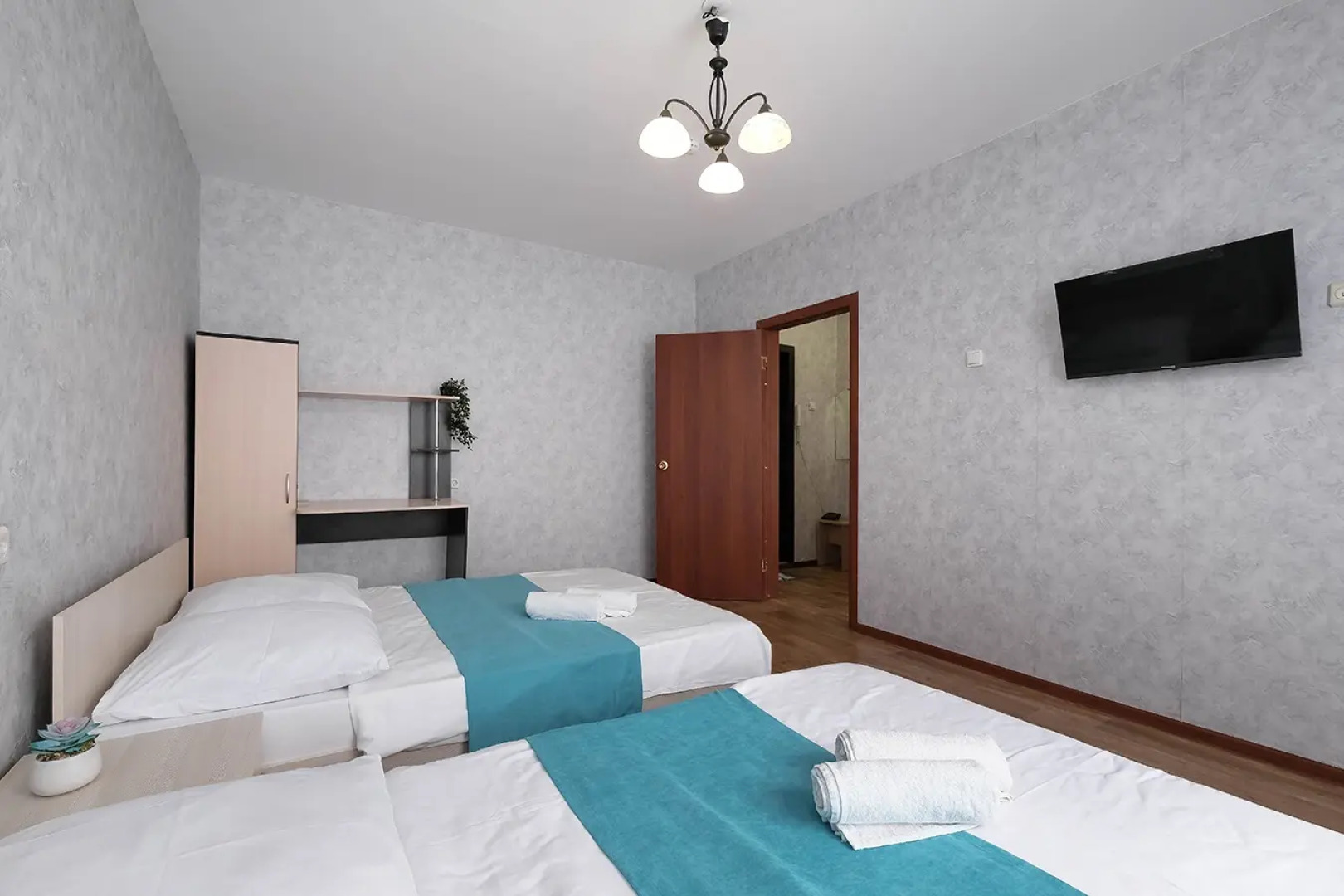 Квартира рядом с Мнтк им. Федорова и Ск Заря