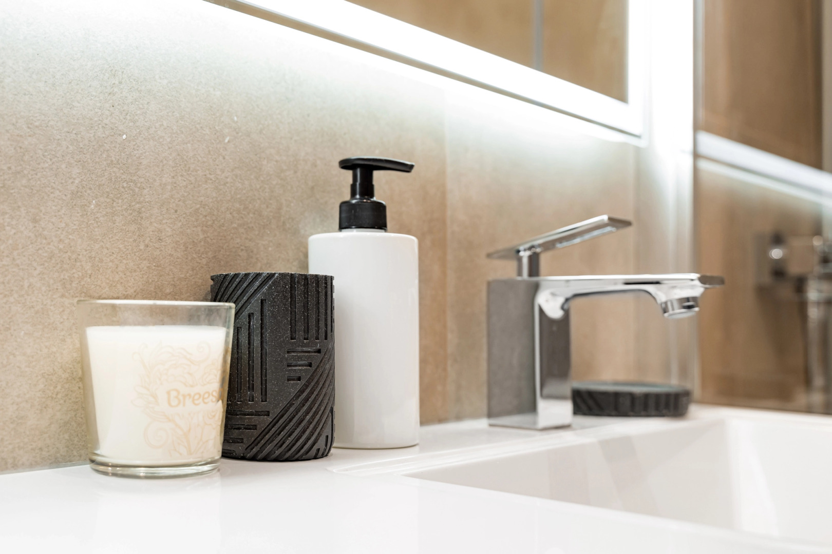 Апартаменты Море Квартир Современная студия с видом на горы Абхазии