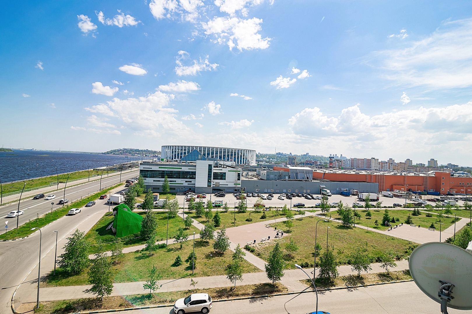 Апартаменты двухкомнатные c видом на Волгу на Волжской набережной  25, м.Cтрелка. Сова-Дом