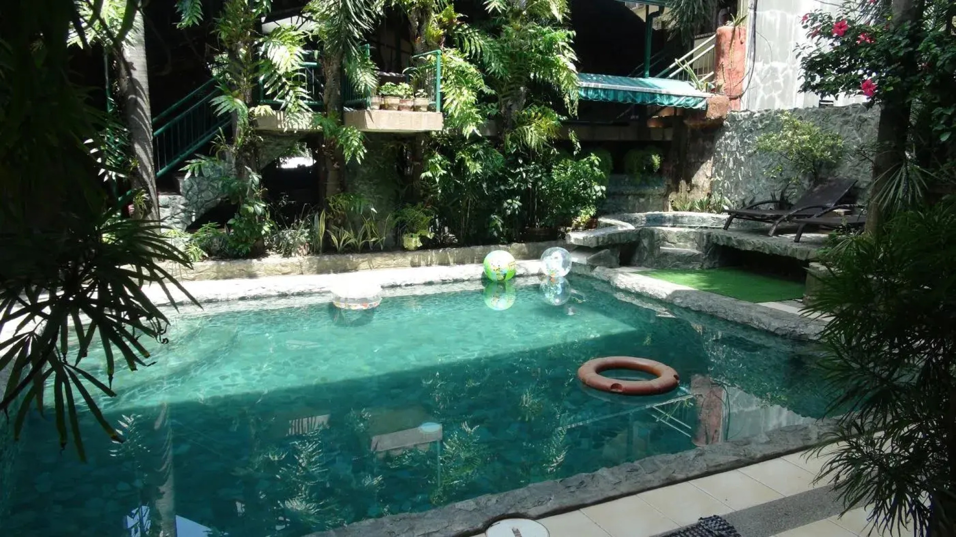 Отель MB's Garden Inn