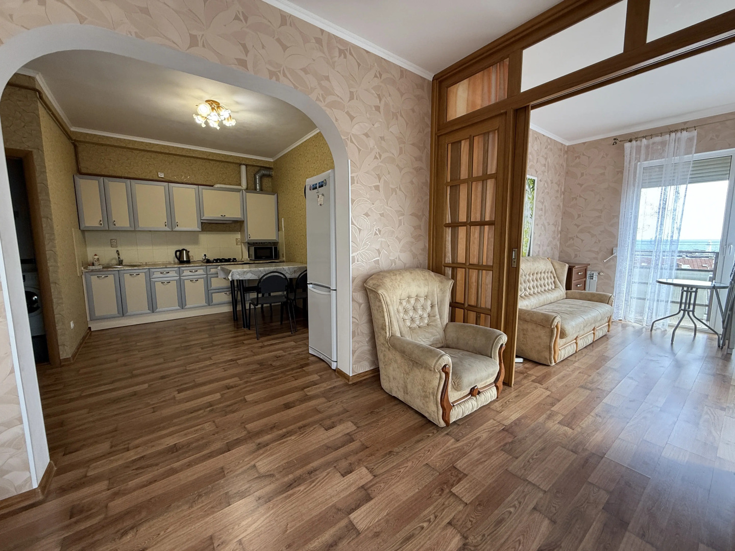 Квартира Видовая двухкомнатная Люкс с балконами на Набережной Ялты