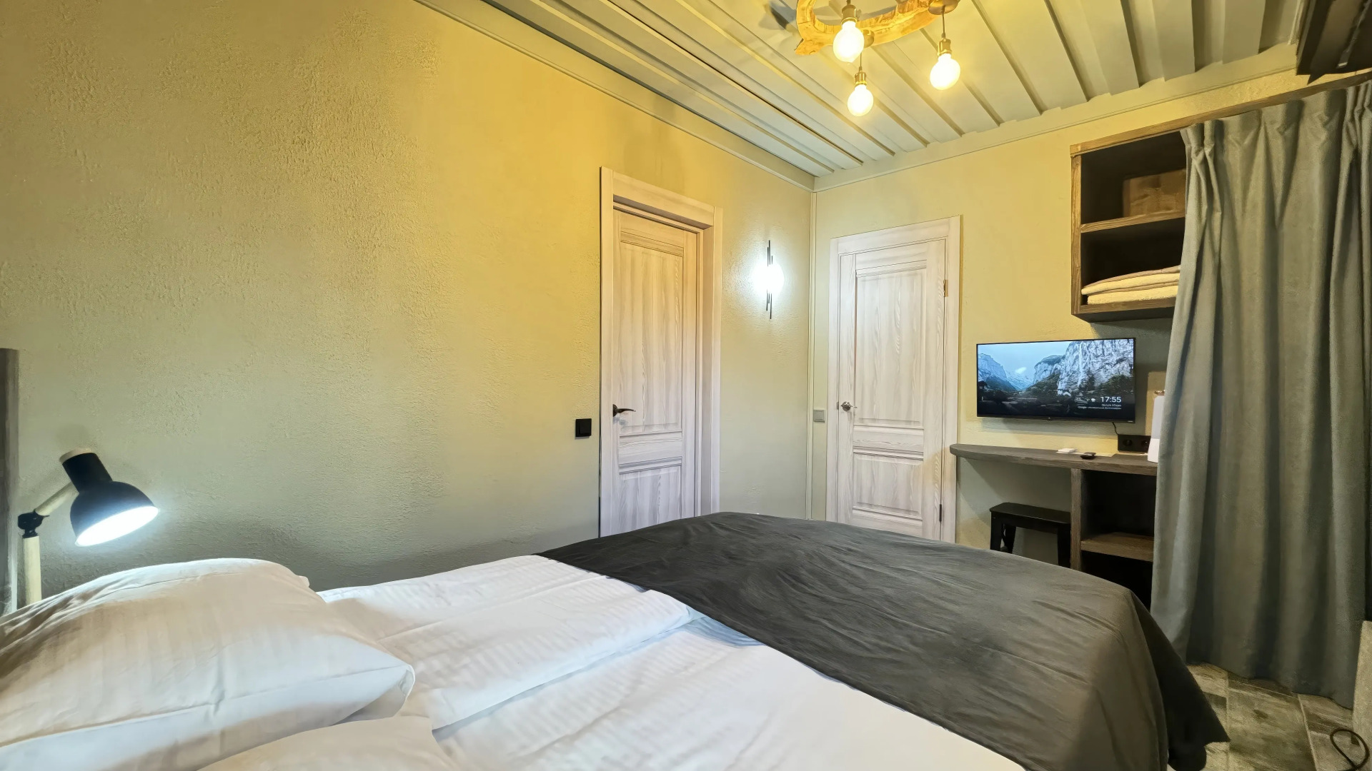 Частный дом коттедж у пристани в центре города