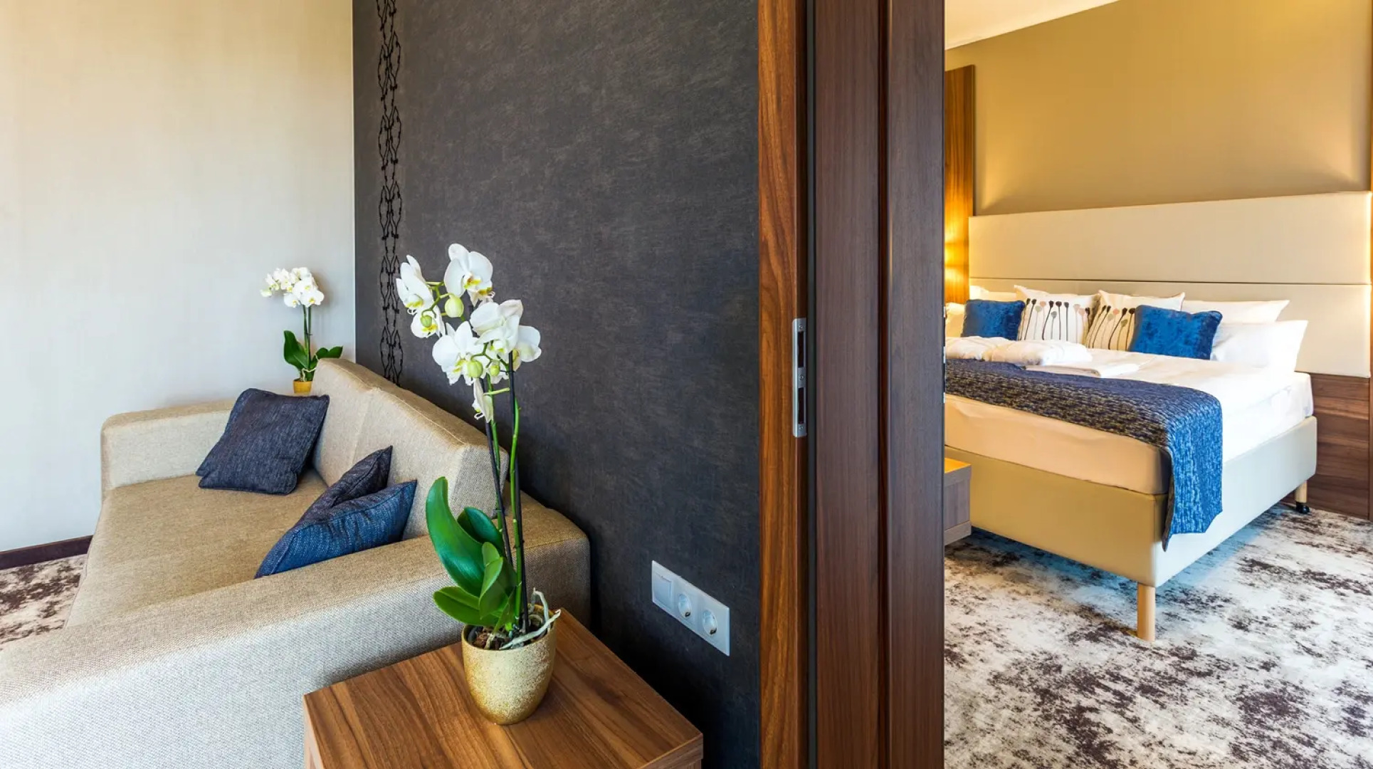 Отель Outlet Polgár