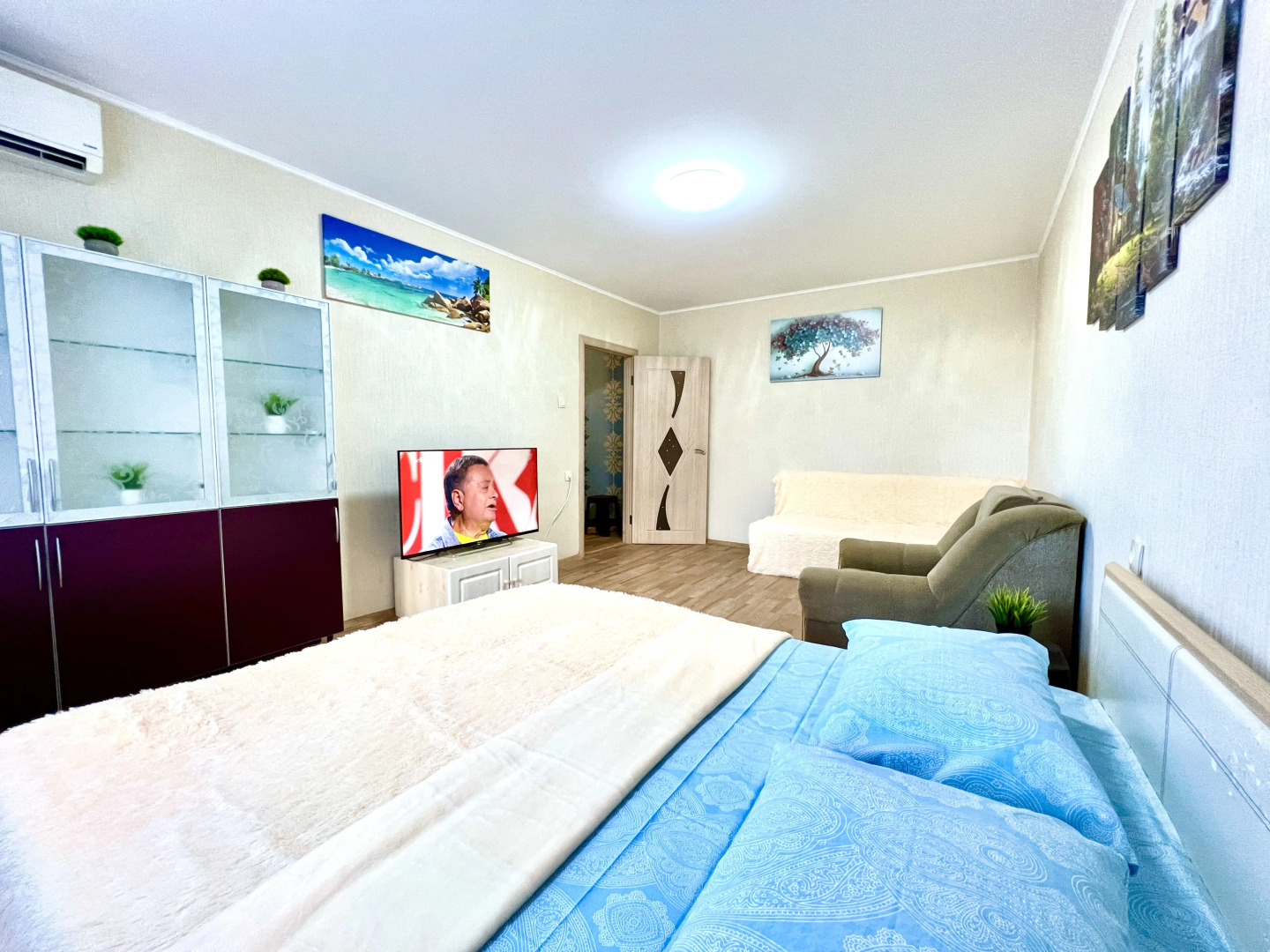 Апартаменты двухкомнатные (на Ново-Вокзальной 257А)