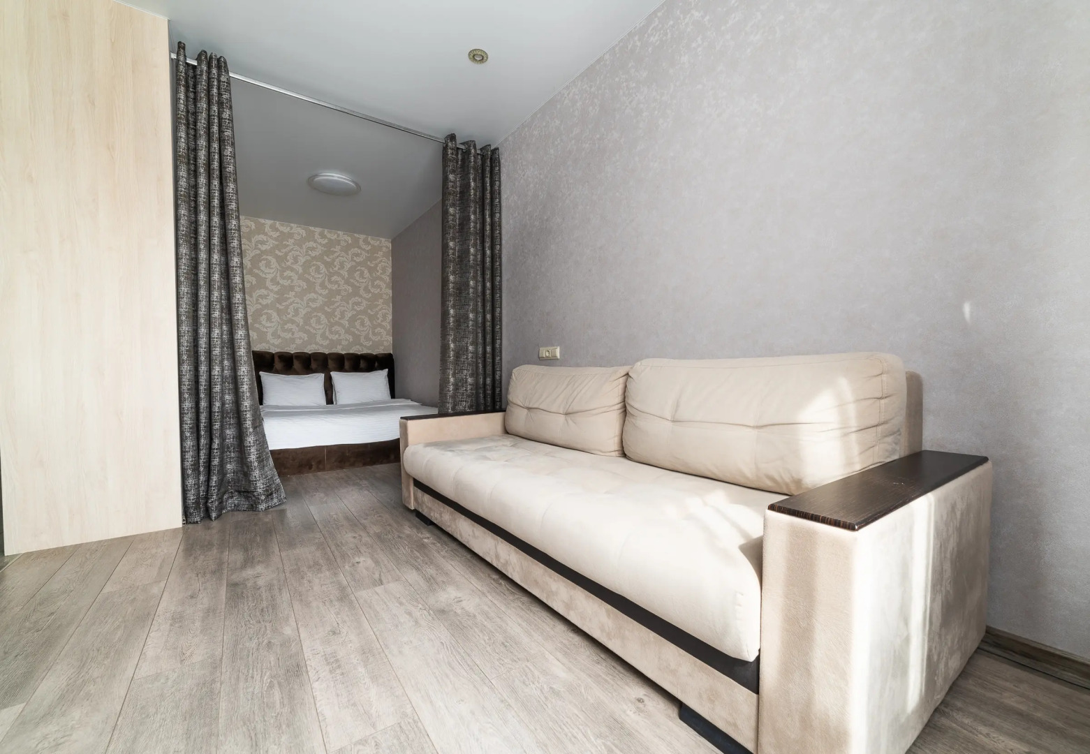 Квартира на сутки Грушевка В 3 минутах от метро Подходит для командировок и отдыха Самозаселение Wi-Fi