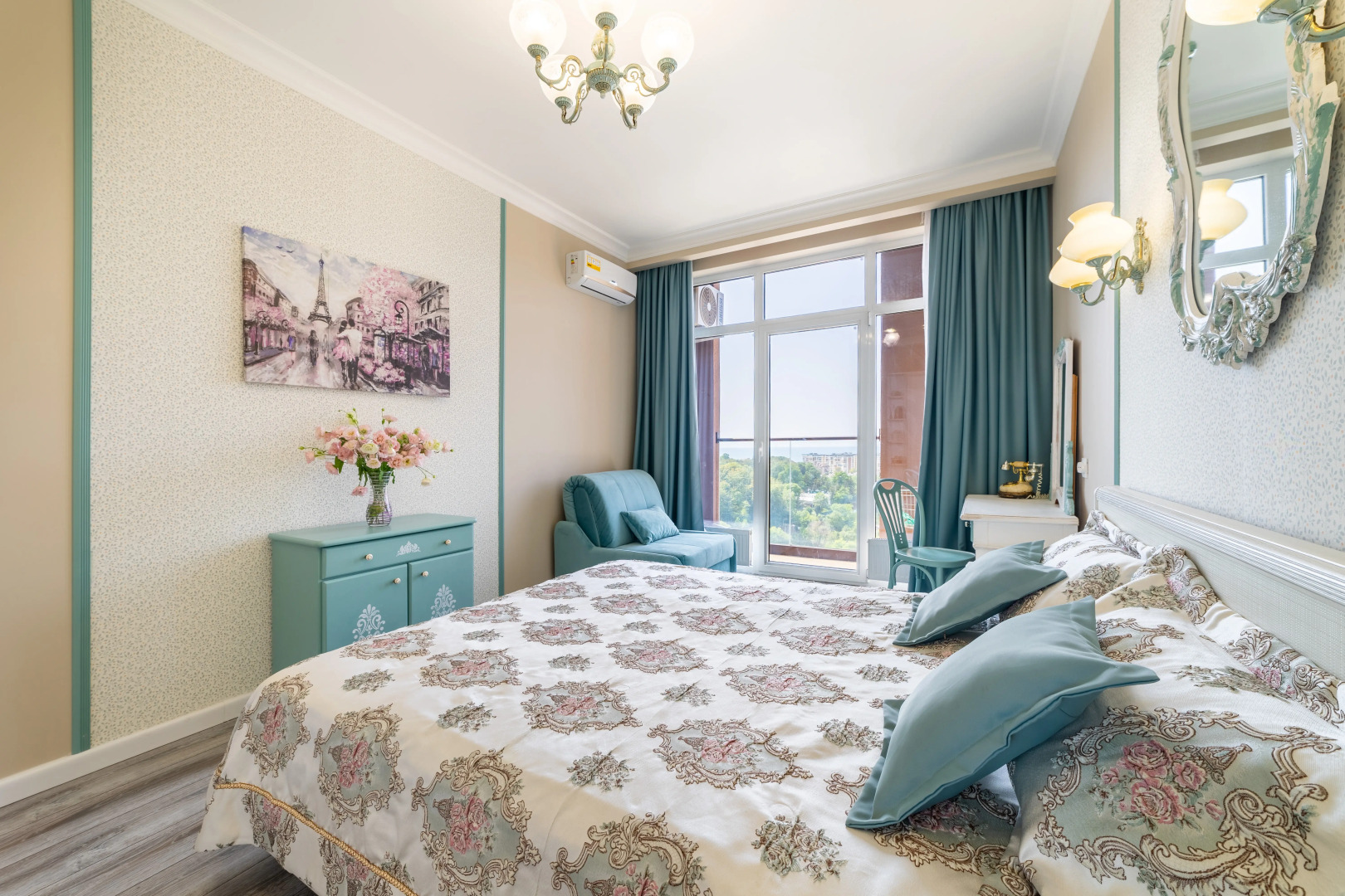 Квартира Окно в Париж