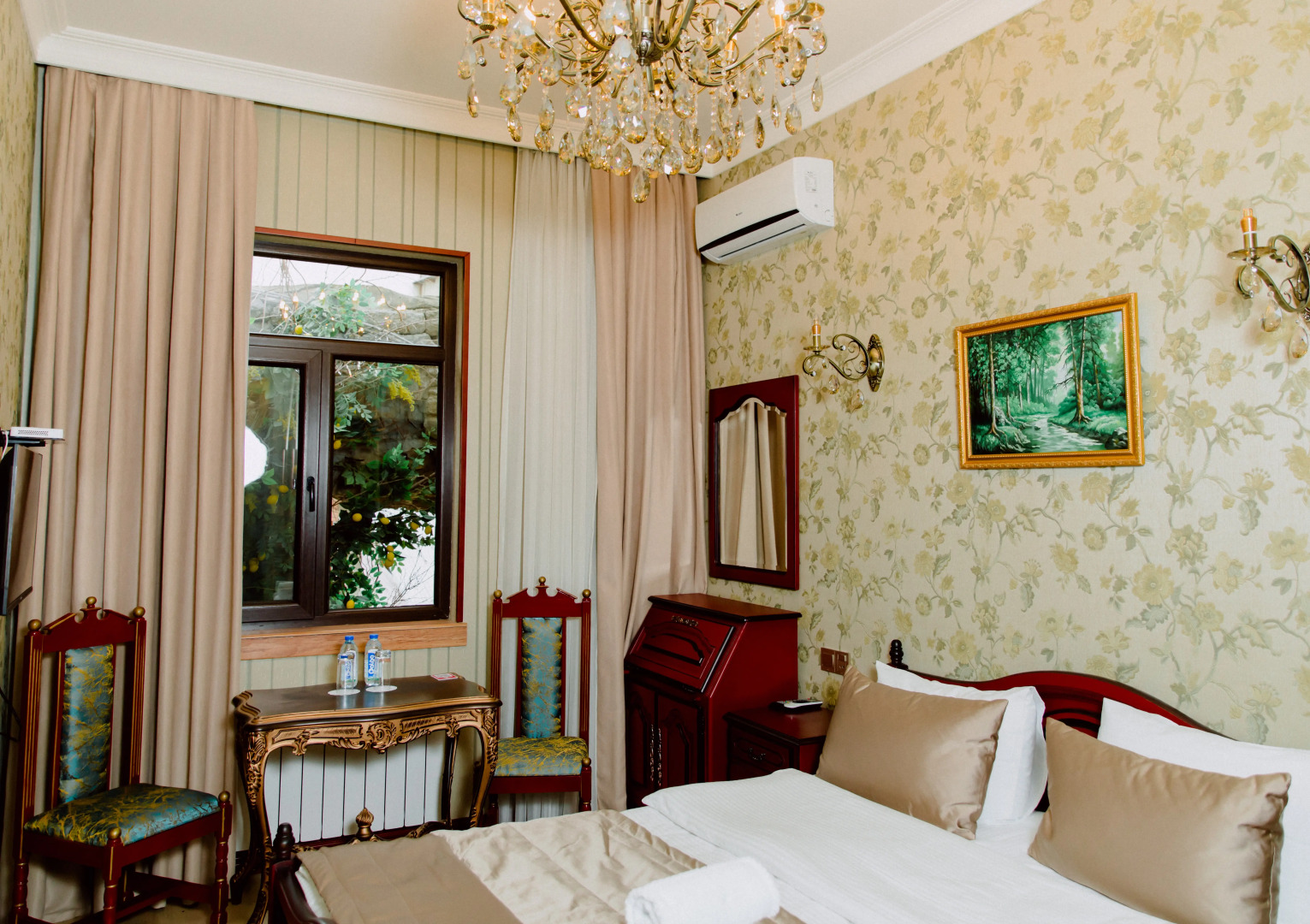 Royal Antique Boutique Hotel