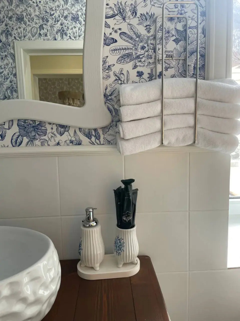 Частный дом с Бассейном у Леса