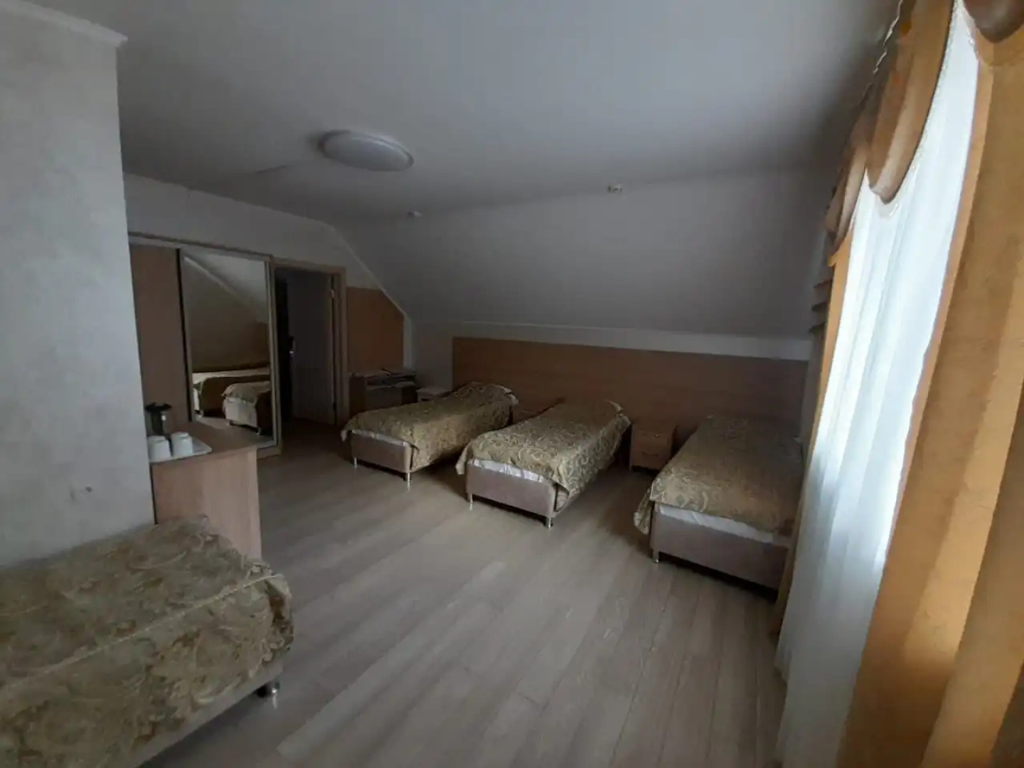 Отель Вираж