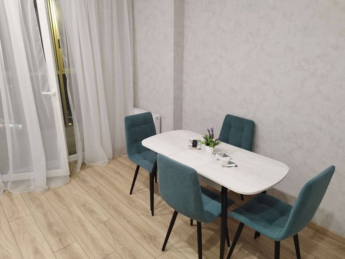 Квартира уютная с панорамным балконом в историческом районе Калининграда Амалинау