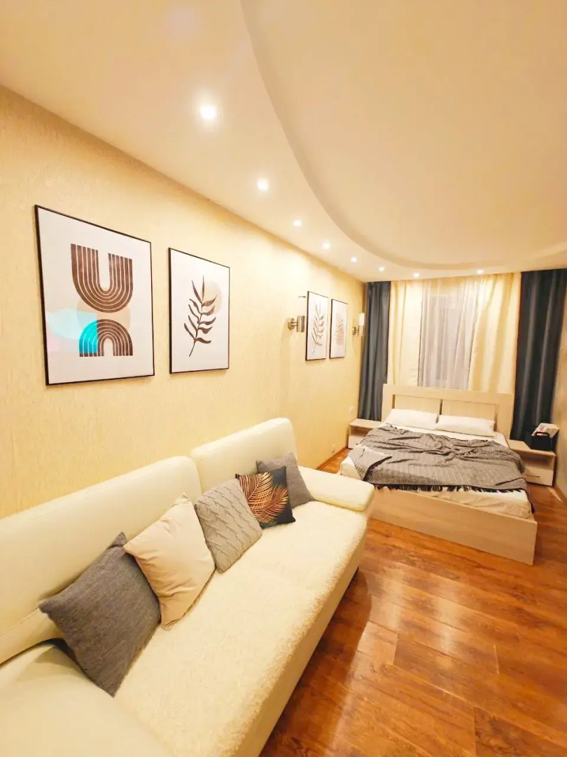 Апартаменты на площади Ленина