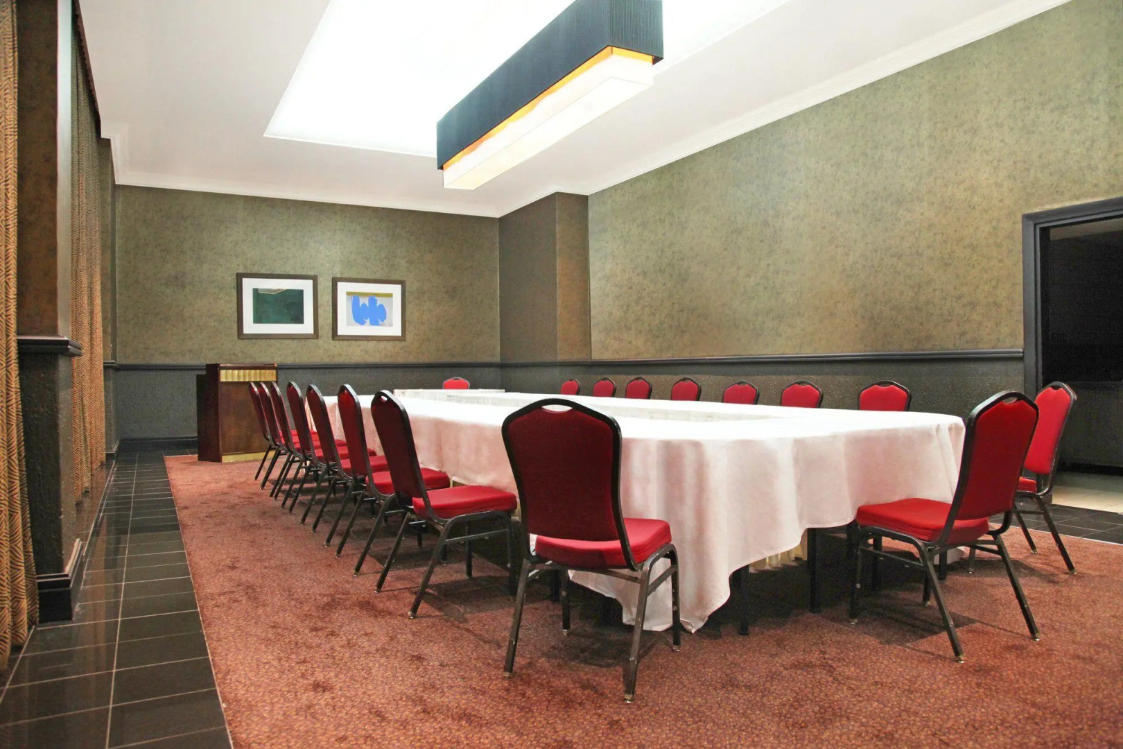 Отель Sheraton Kampala