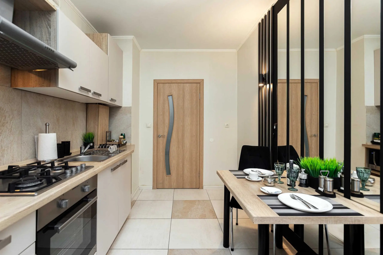 Квартира класса комфорт плюс с видом на реку в центре Рыбной деревни, остров Канта