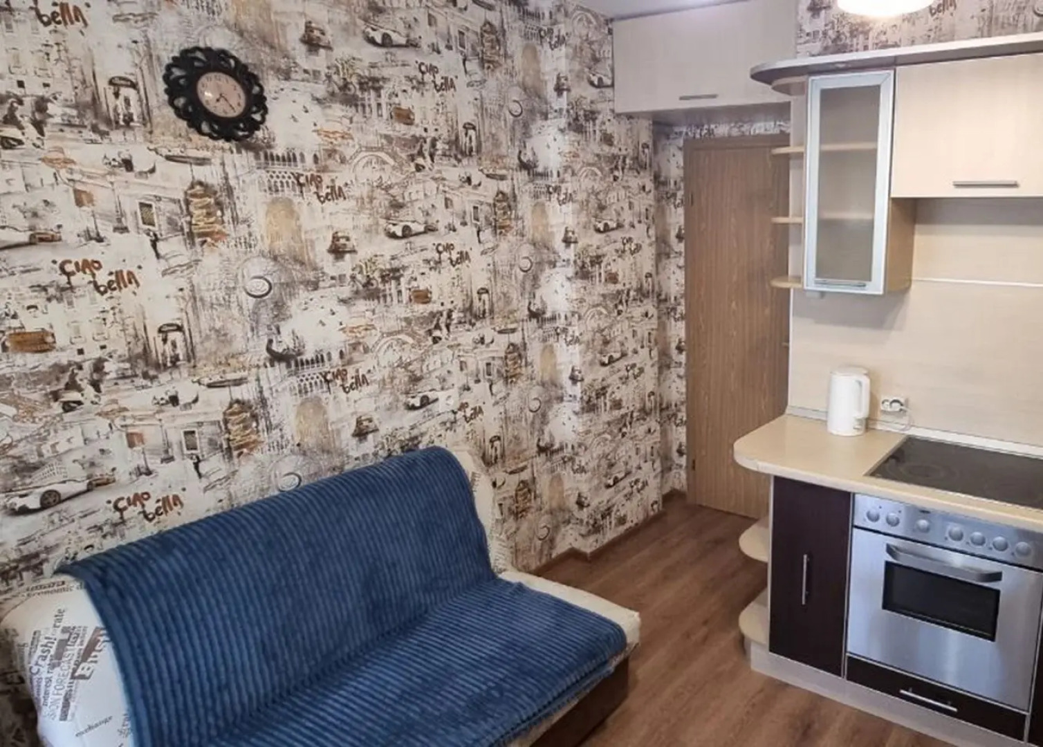 Квартира однокомнатная с видом на Волгу и стaдиoн