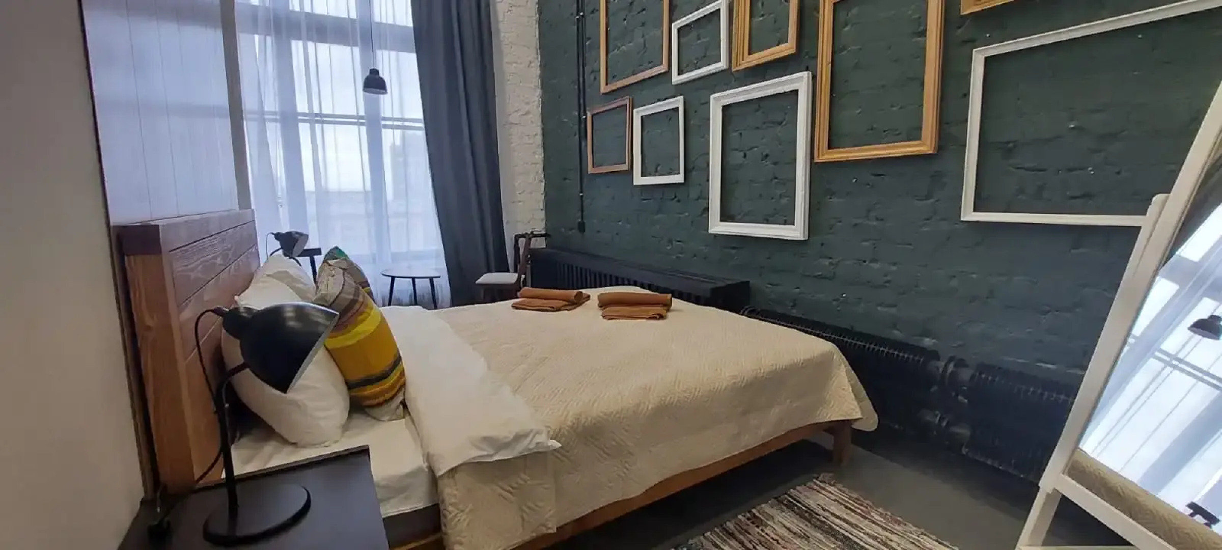 Апартаменты "У художника на Аллее Героев, 4"