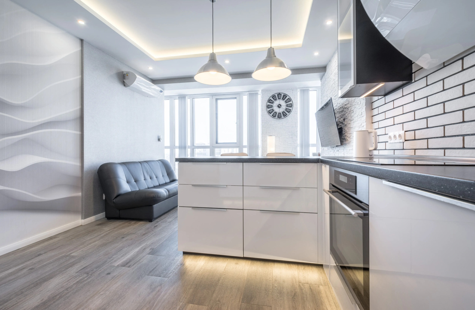 Апартаменты с панорамным видом: наслаждайтесь закатами в центре города рядом с ТРЦ «Галерея»