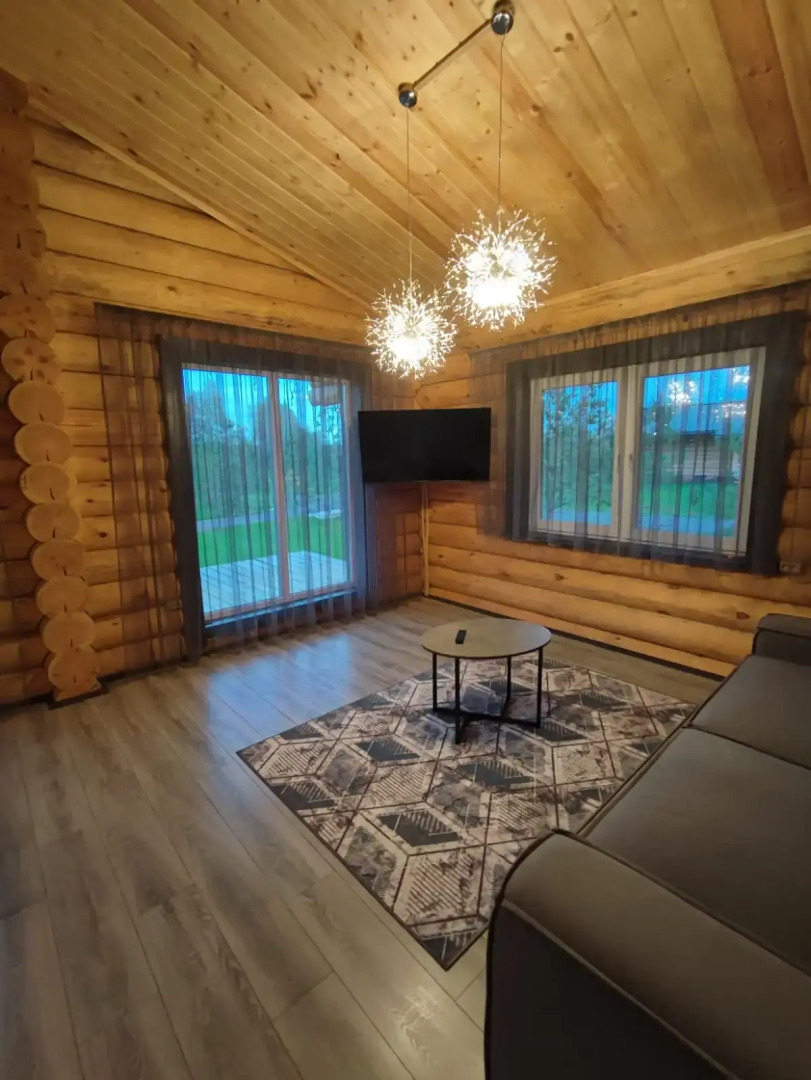 Частный дом в поселке Разливы-1