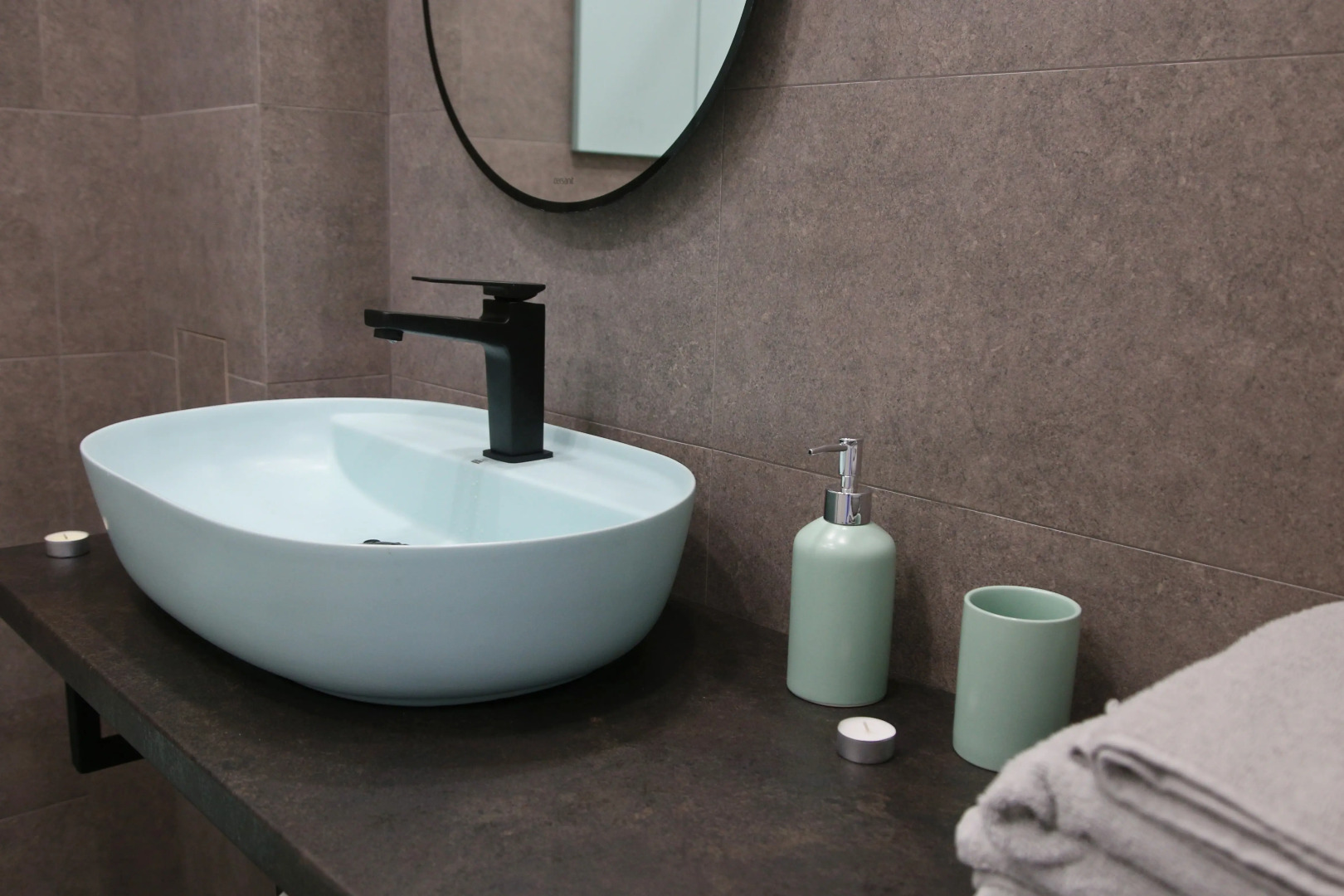 Апартаменты Малевич - мята, лаванда и горький шоколад в интерьере