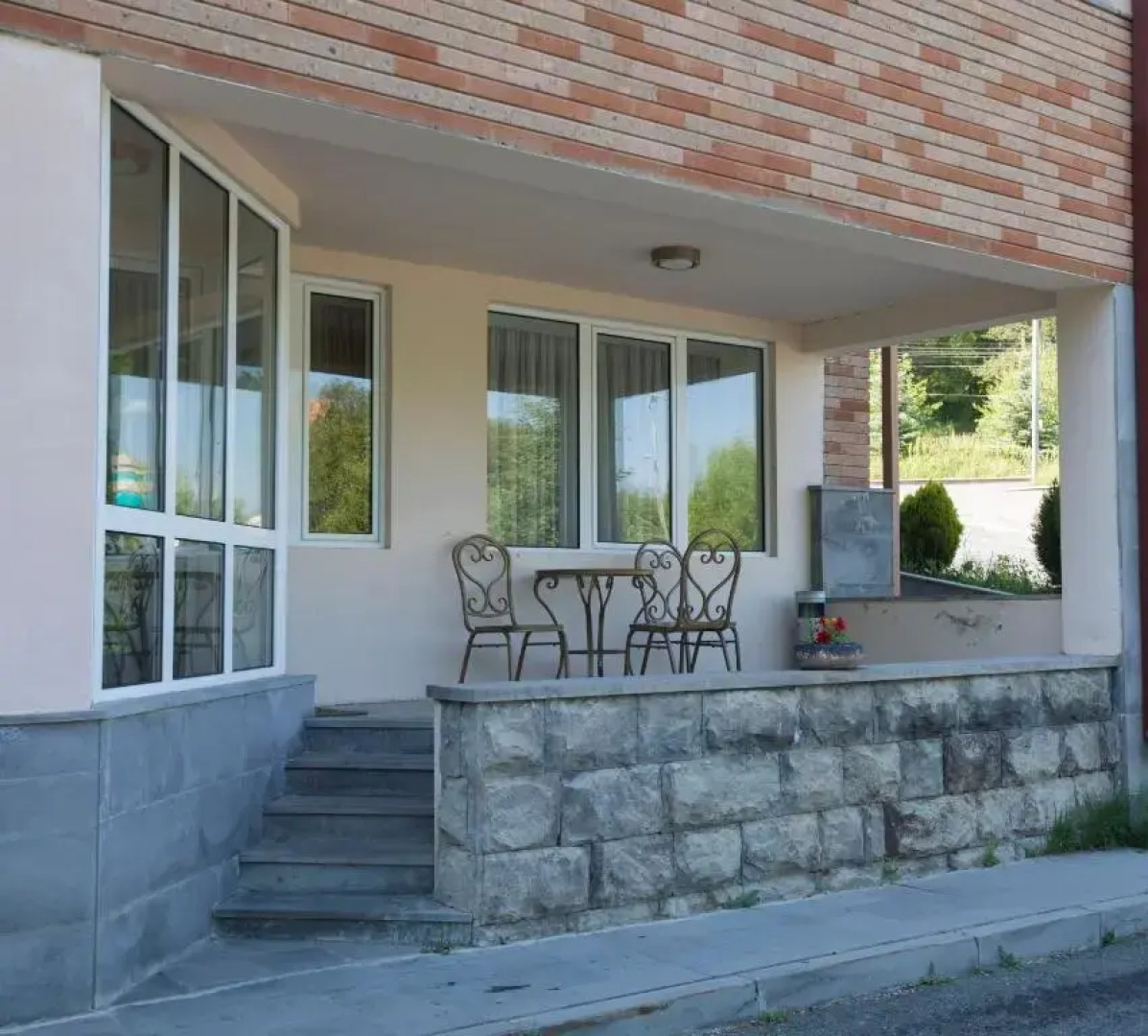 Отель Цахкаовит