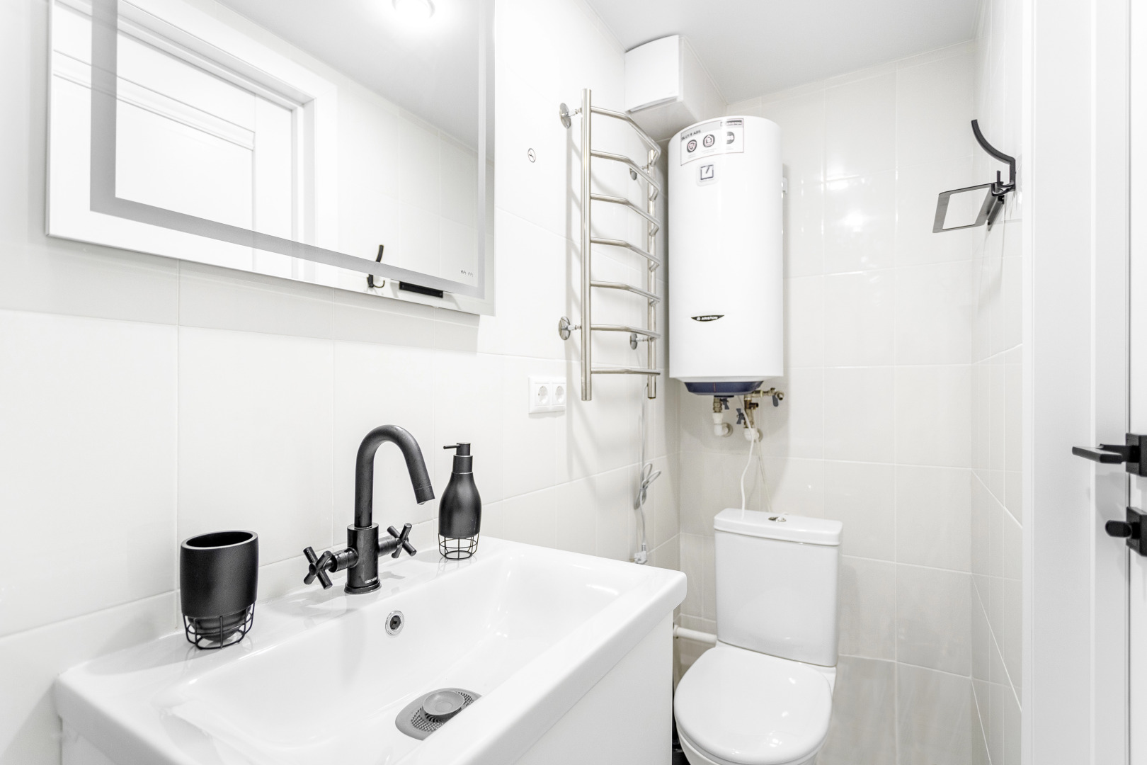 Апартаменты Caмая Стильная Студия c Видoм нa Мoре и Собcтвeнным Вxодом от Home Group apartments