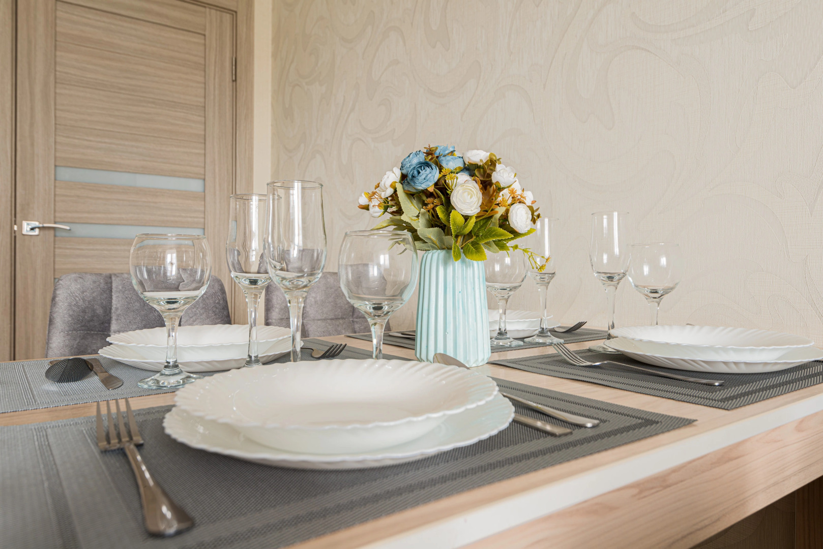 Квартира 2-к просторная в центре на Н.Смирнова 7 от RentAp, 6 сп.мест