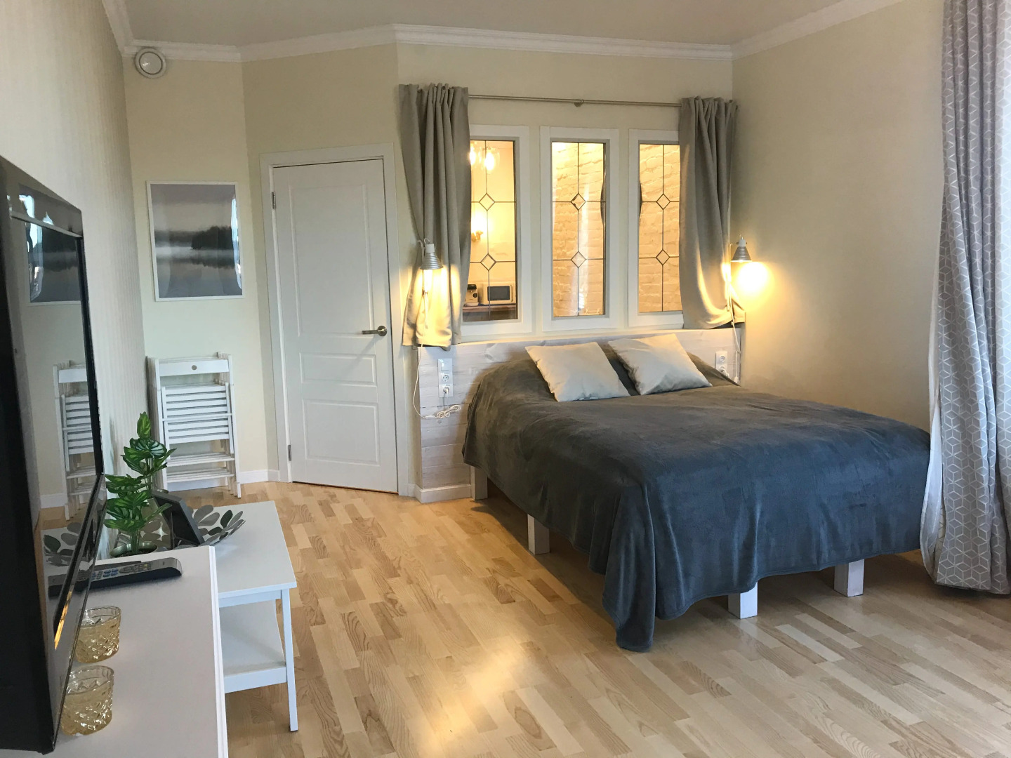 Апартаменты двухкомнатные на берегу залива