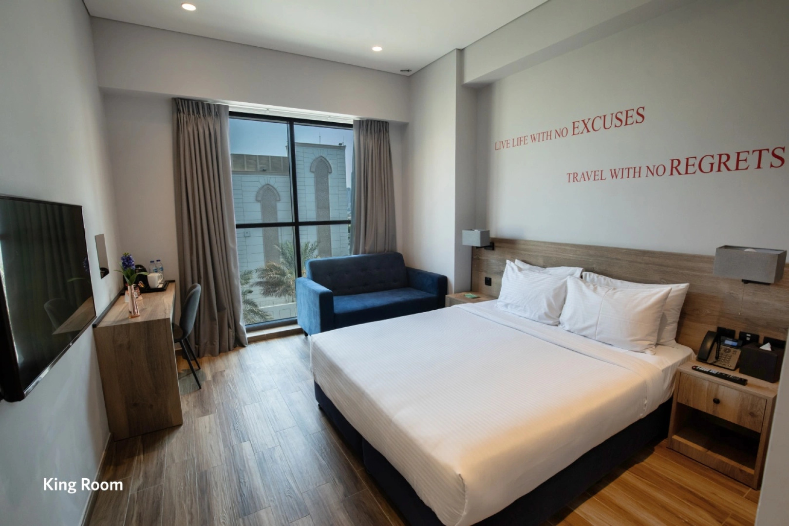 Отель Kingsgate Canal